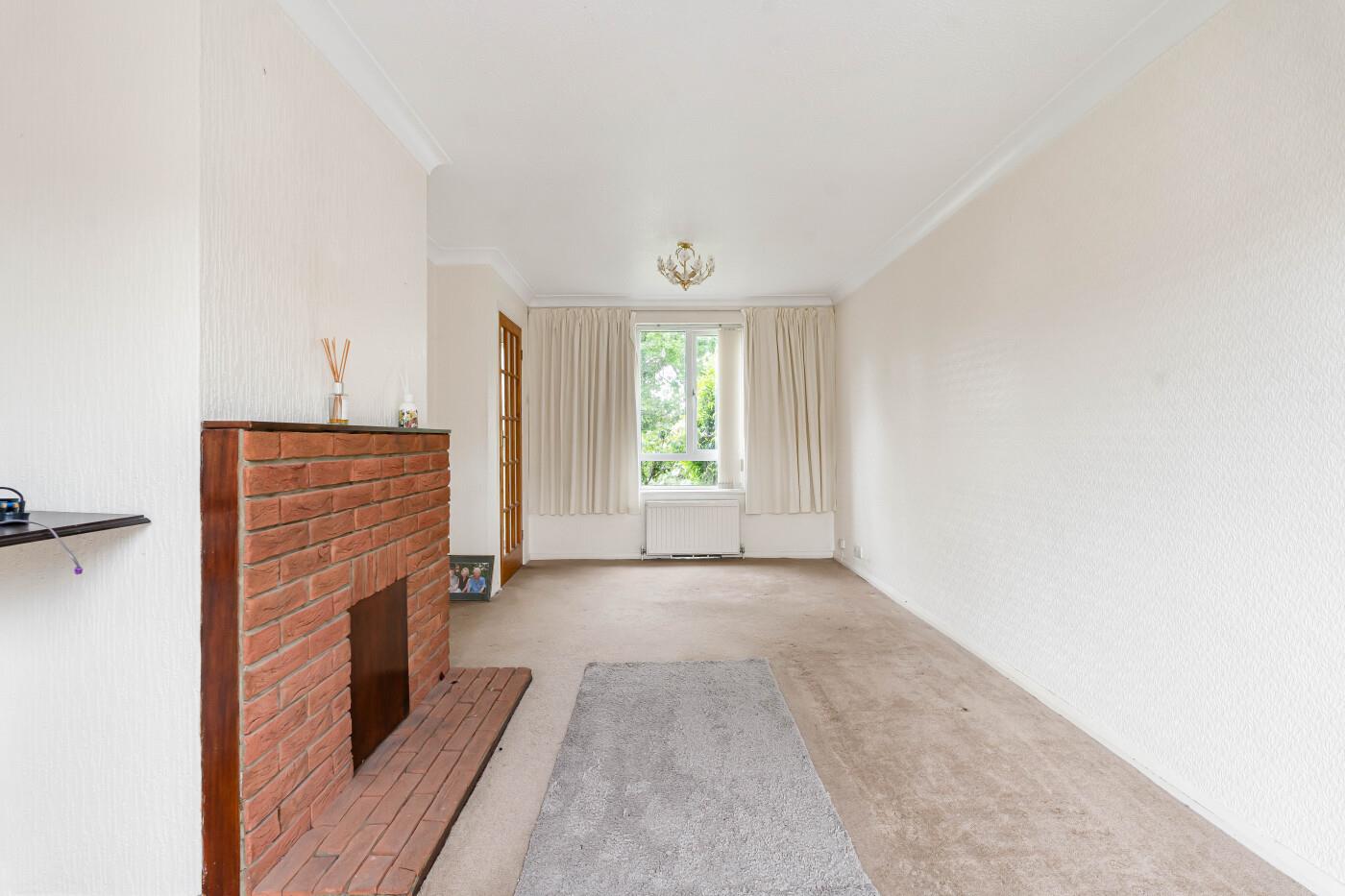 Plowden Way, Shiplake Cross, Henley-On-Thames